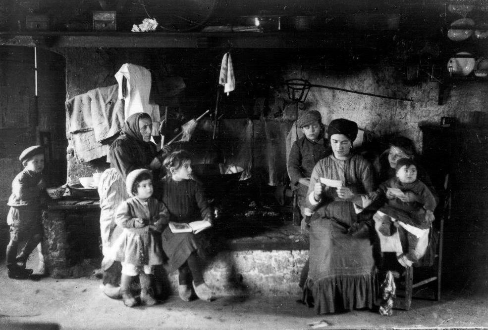 Famiglia romagnola di fine 800 ma la ricetta degli strozzapreti è ancora precedente