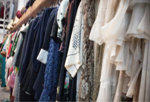 abiti vintage in esposizione al polo del vintage, una delle eccellenze della bassa Romagna