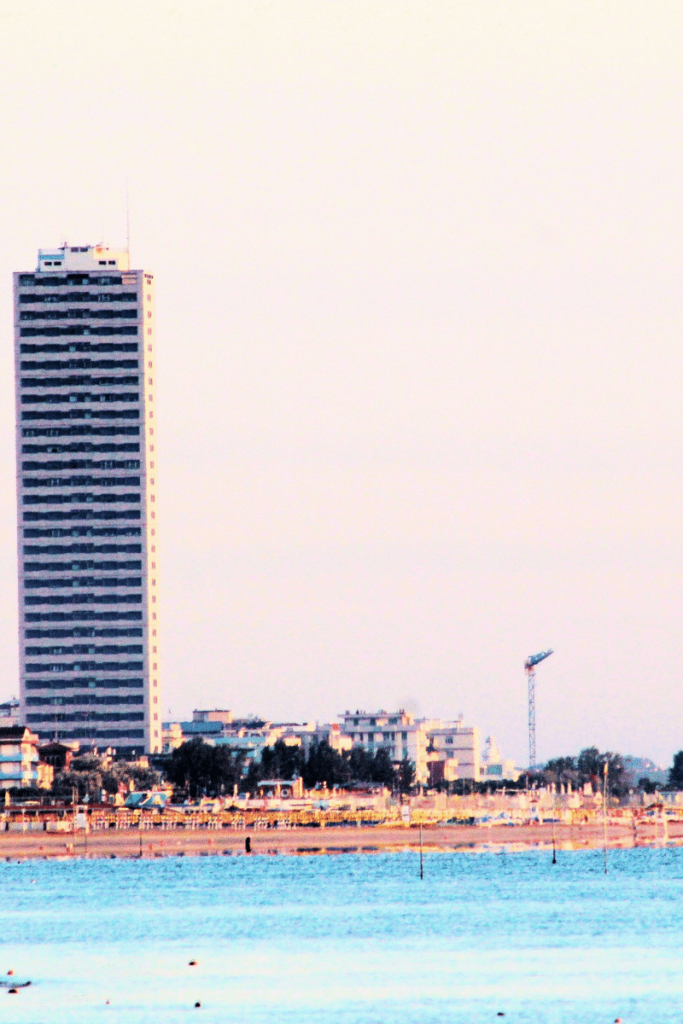 il famoso grattacielo di Cesenatico 